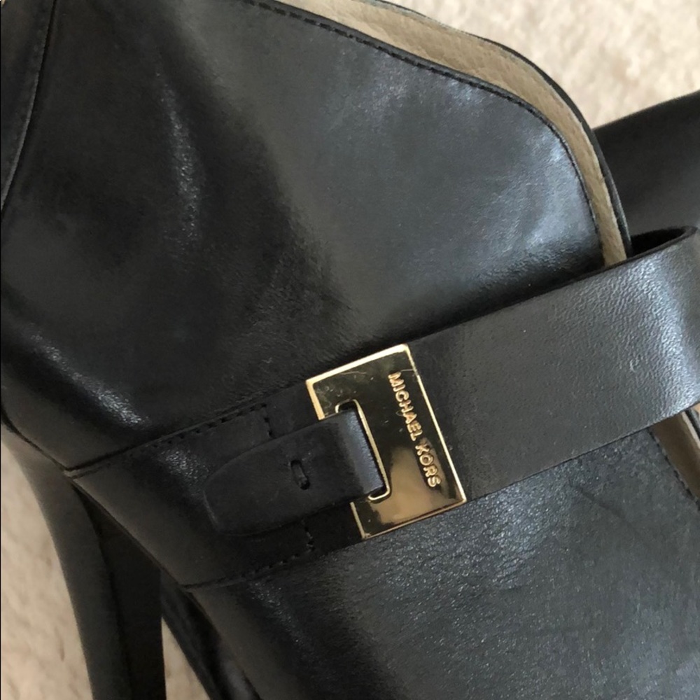Michael Kors🌹booties with gold hardware - Picture 5 of 7